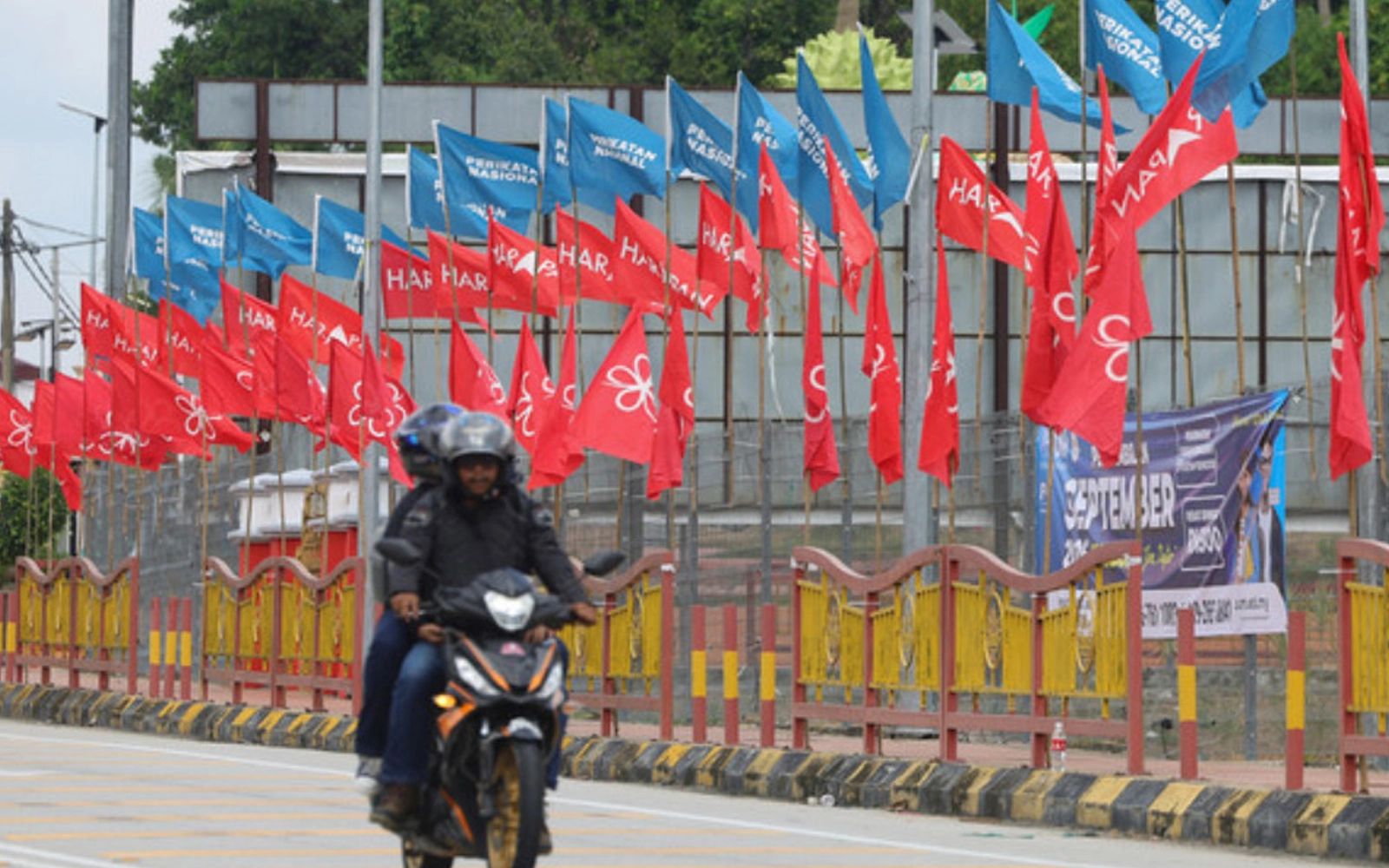 12a13ba2-69c8-42a4-b2bf-b1ac57e538be-war-flags.jpg