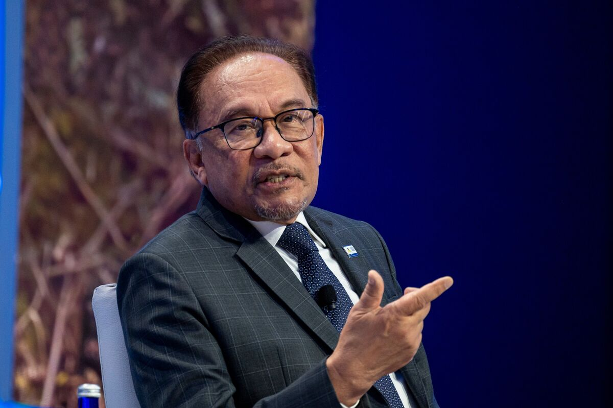 Anwar Gesa Untuk Bertenang Selepas Tempoh Penjara 1MDB Najib Di Kurangkan