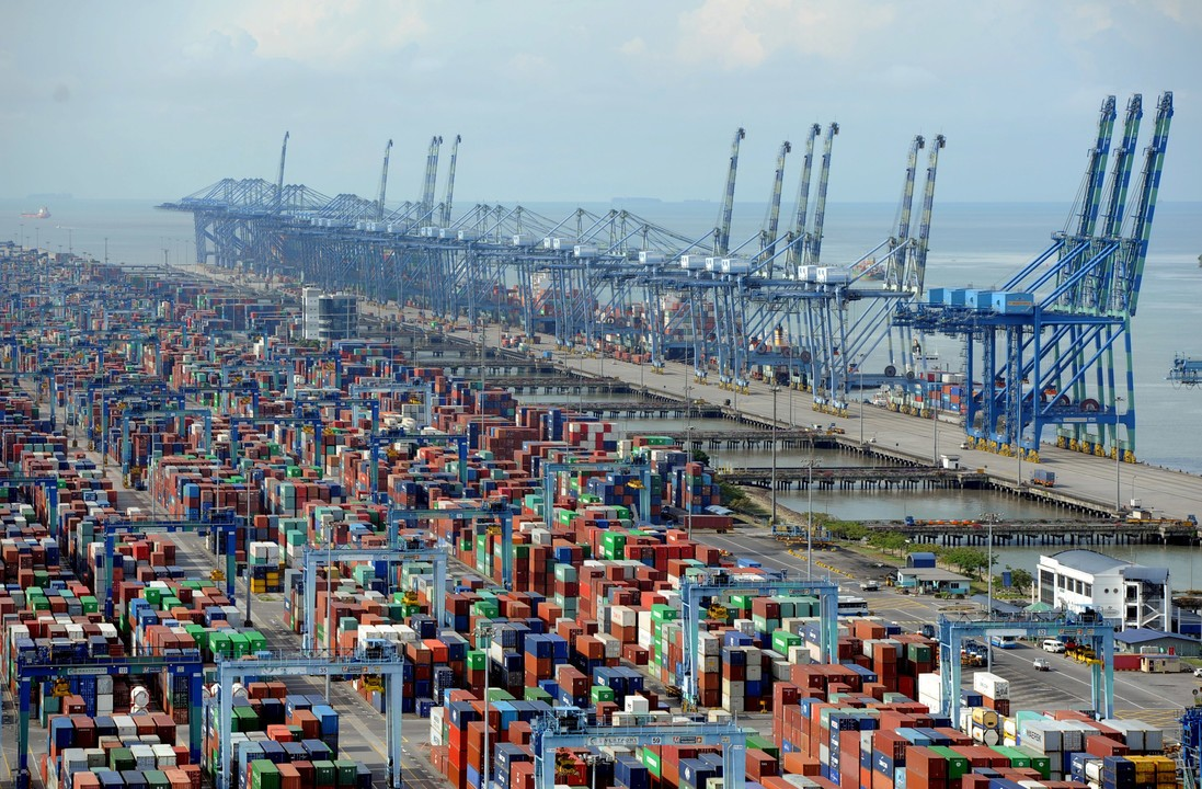 Pelabuhan Terbesar Malaysia Pertimbang Pelabur Baharu Untuk Pengembangan Bernilai USD$8 Bilion