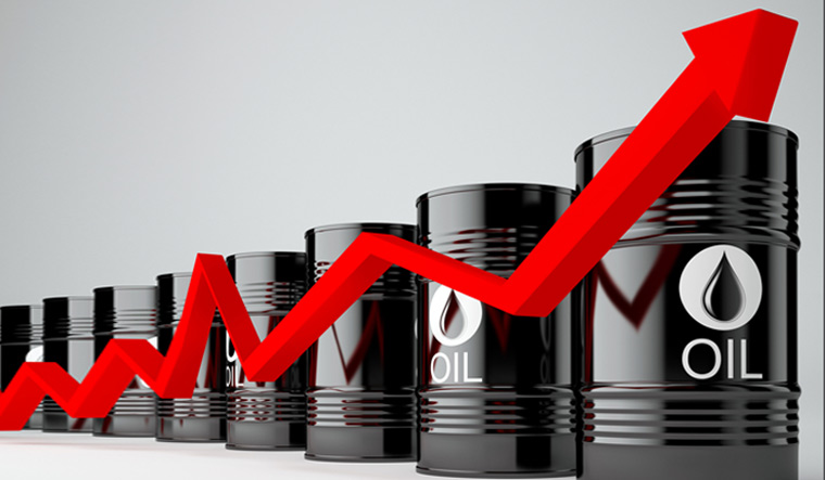 Harga Minyak Naik Berikutan Pengurangan Bekalan Rusia dan OPEC dan juga Data Pekerjaan AS