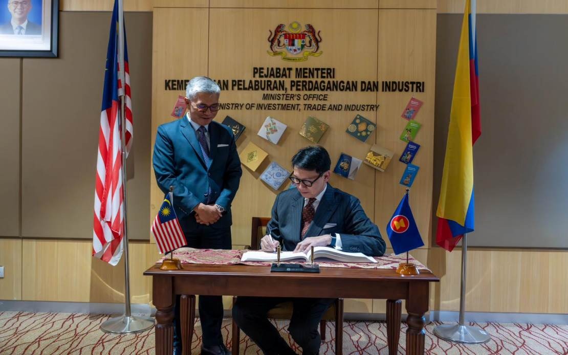 Malaysia Dan Indonesia Lega AS Turunkan Tarif - Tengku Zafrul