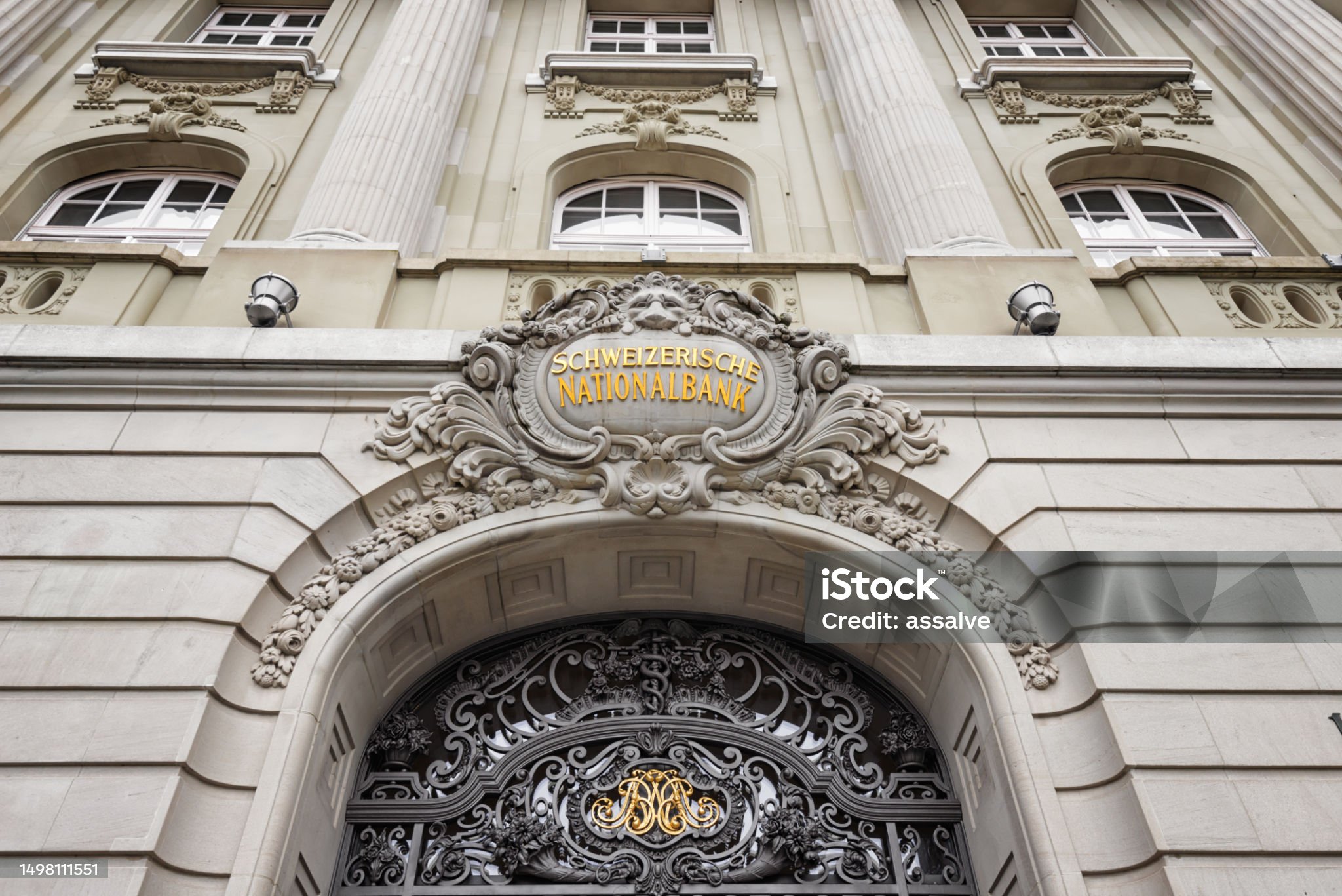 Swiss National Bank dijangka potong kadar faedah, usaha kendali kenaikan matawang Franks