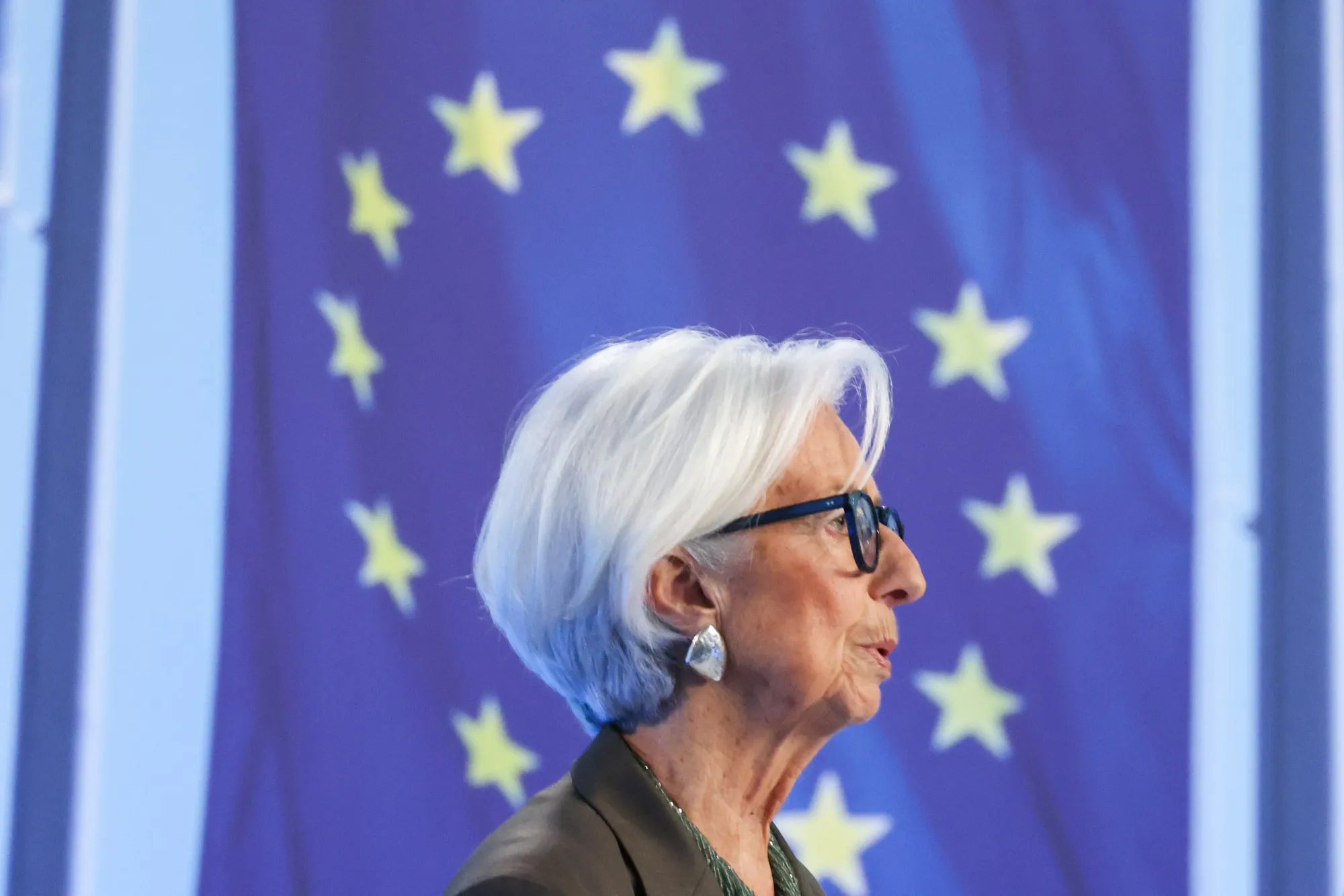 Pengunduran awal Ketua ECB bantu kurang risiko kepada Euro susulan lindung kebebasan ECB, kata Rabo