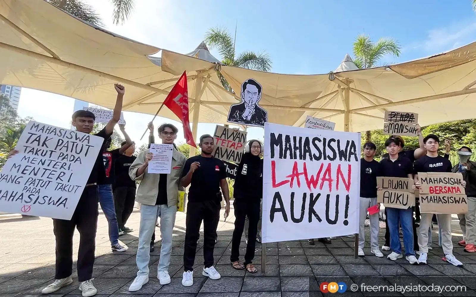 263a3636-auku-protest-fmt-resize-140426-1.jpg