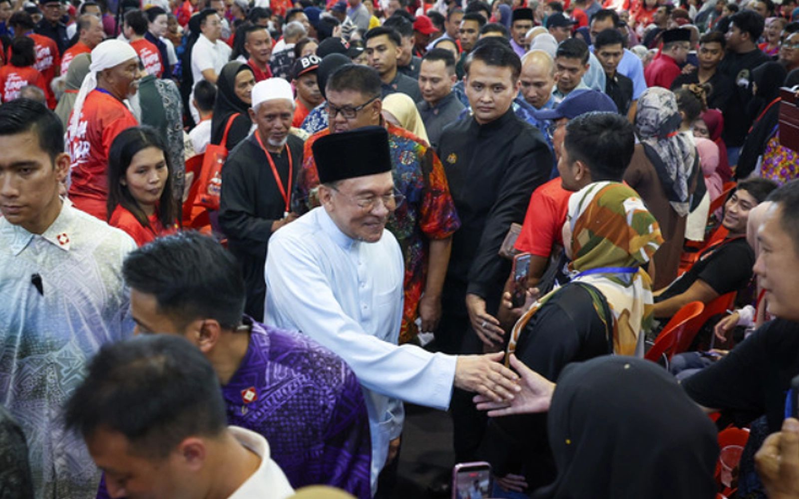 6b8ac3ce-fa18-4c36-bd14-0acea31e9eb2-anwar-ibrahim-bernama-070826-1-.jpg