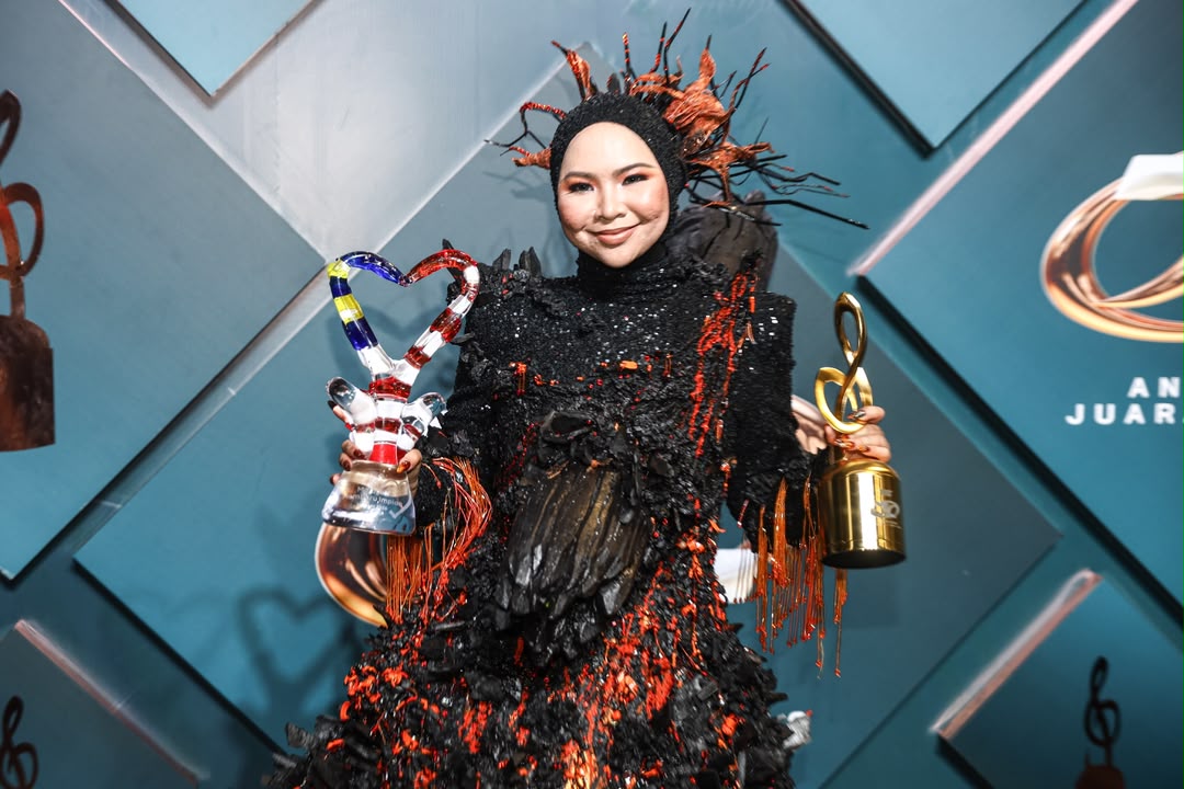 AINA-ABDUL.jpeg
