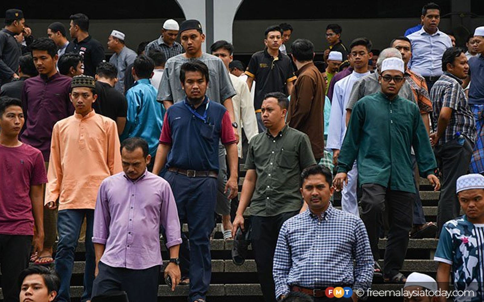 e2befc14-0840-4933-8f49-cdb1727158b1-Orang-Melayu-Malay-Crowd-fmt-resize-040926-1.jpg