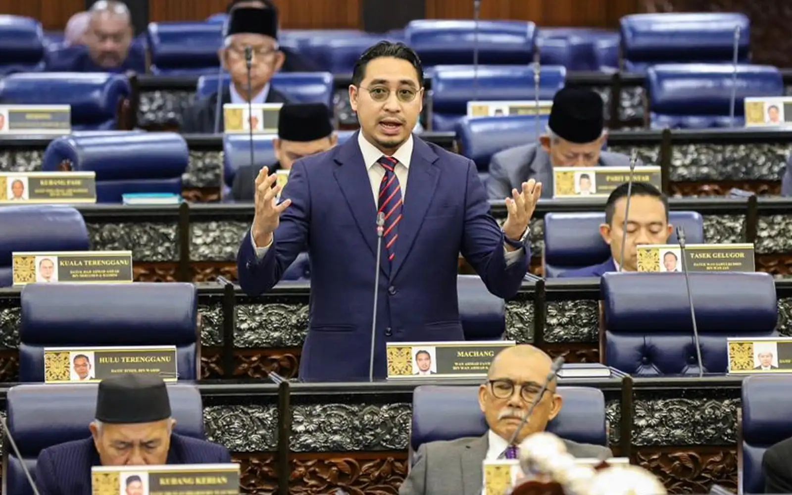 e9bcf38a-wan-ahmad-faysal-fb-parlimen-250626.jpg