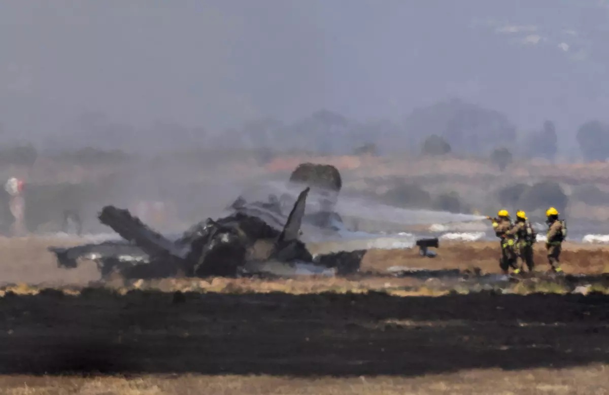 f35-nahas1.jpg