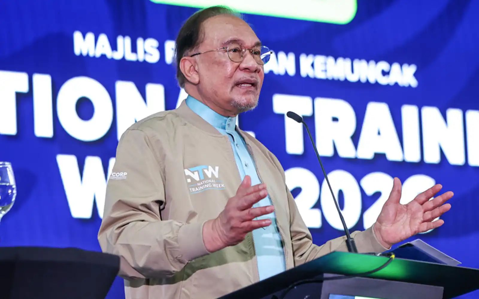 fc6d5062-7140-4675-a590-b8e5bf9f0fbe-anwar-ibrahim-bernama-pic-250726.jpg