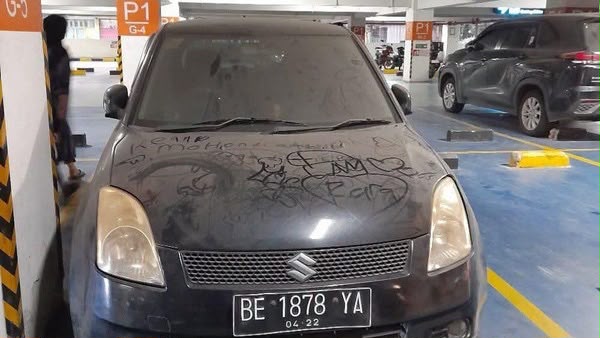 geli-parkir.jpeg
